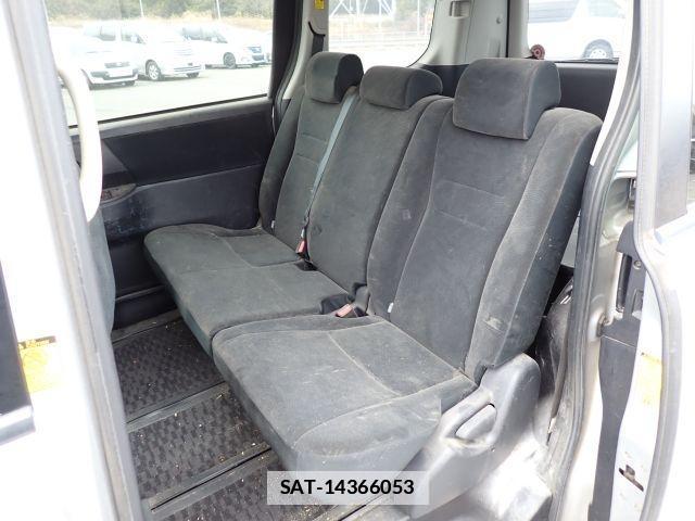 Toyota NOAH 2012-12 7799990-6