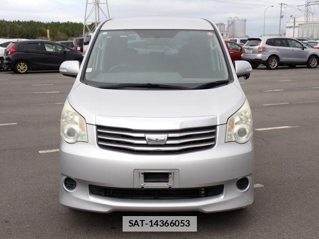 Toyota NOAH 2012-12 7799990-9