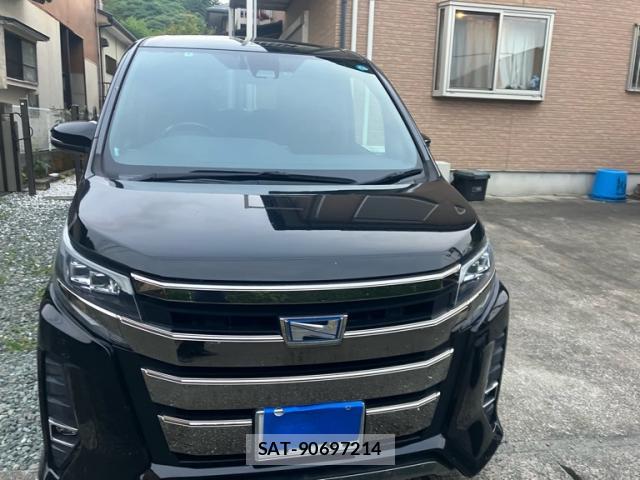 Toyota NOAH 2018-04 7800258-0