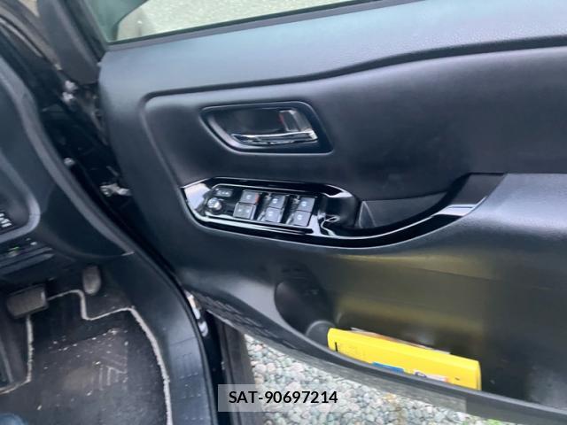 Toyota NOAH 2018-04 7800258-14