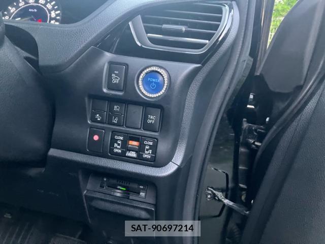 Toyota NOAH 2018-04 7800258-15