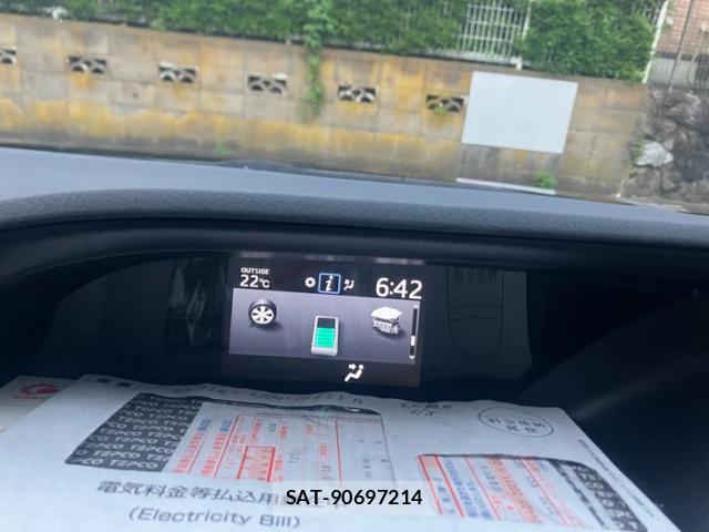 Toyota NOAH 2018-04 7800258-18