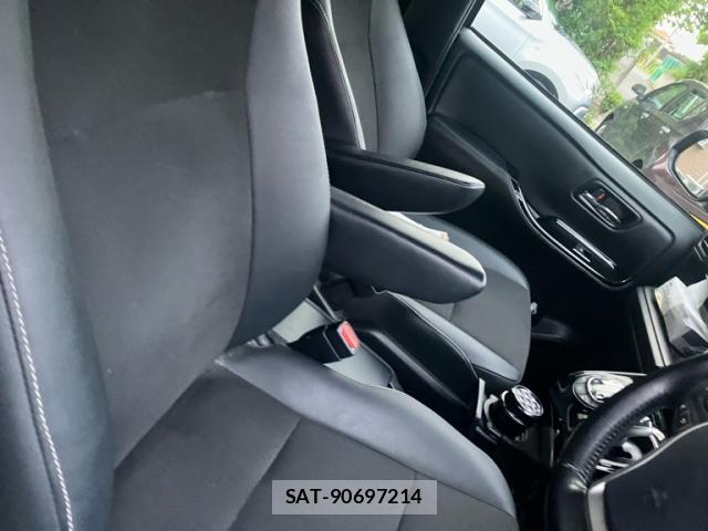 Toyota NOAH 2018-04 7800258-4