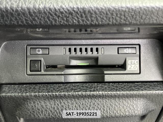 Toyota NOAH 2019-11 7800856-16