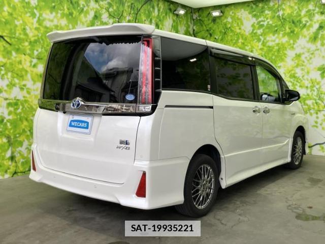 Toyota NOAH 2019-11 7800856-2