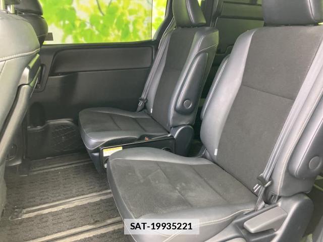 Toyota NOAH 2019-11 7800856-5