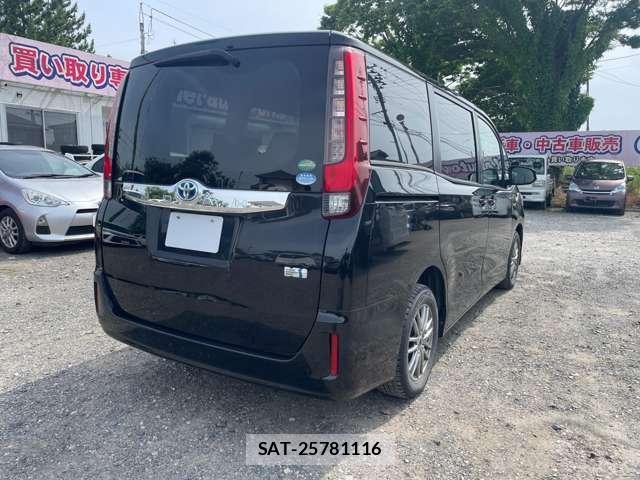 Toyota NOAH 2015-03 7800931-1