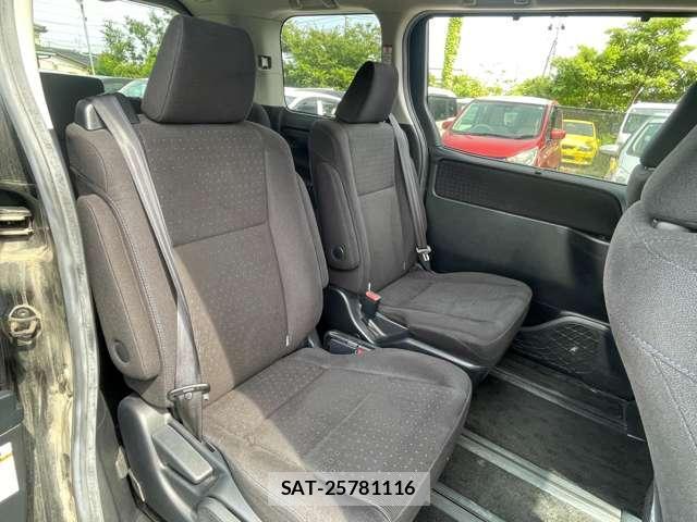 Toyota NOAH 2015-03 7800931-10