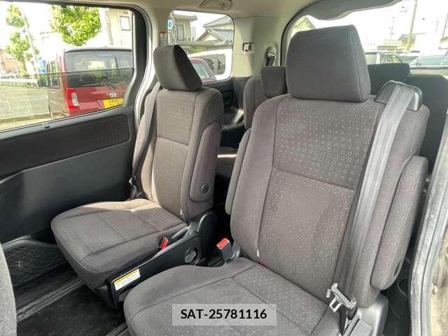 Toyota NOAH 2015-03 7800931-11