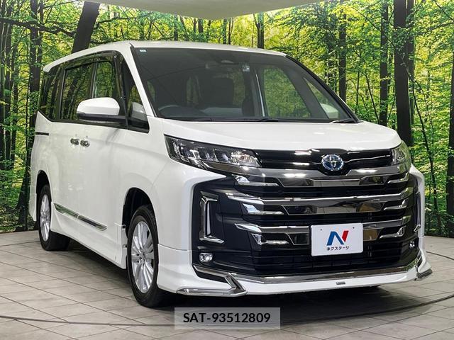 Toyota NOAH 2023-10 7801036-16