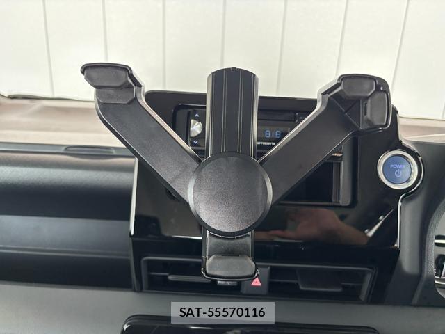 Toyota NOAH 2022-03 7801896-16
