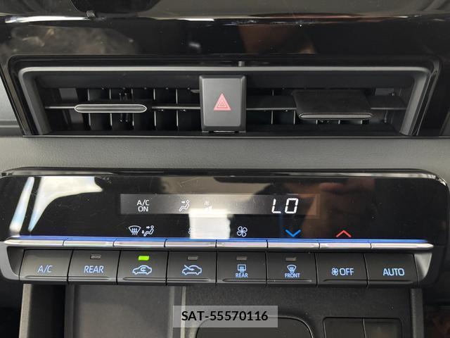 Toyota NOAH 2022-03 7801896-17