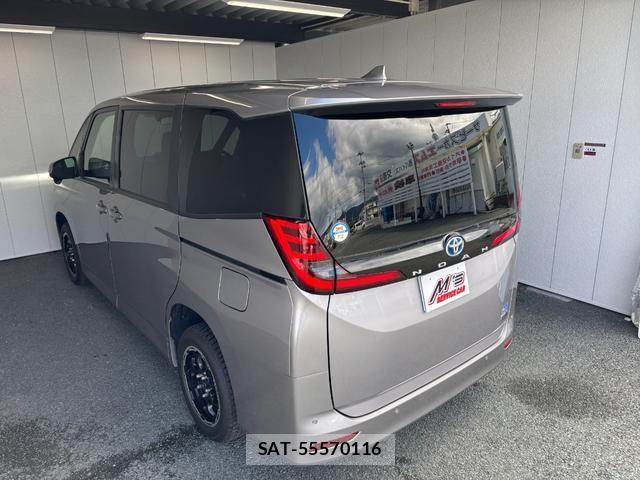 Toyota NOAH 2022-03 7801896-3