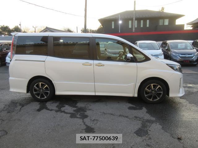 Toyota NOAH 2018-03 7802188-15