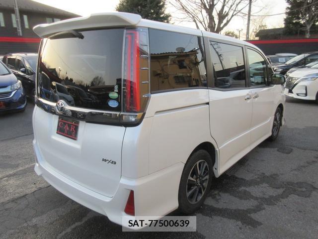 Toyota NOAH 2018-03 7802188-17