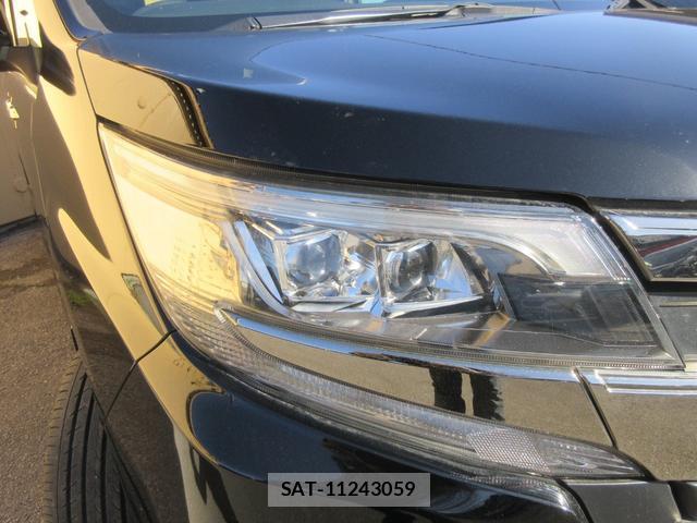 Toyota NOAH 2019-01 7802206-12