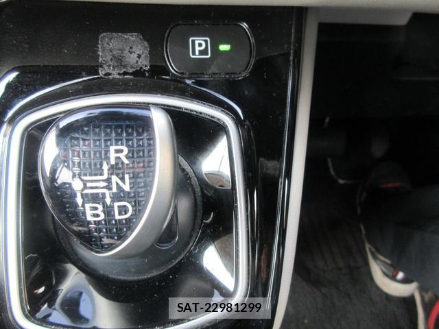 Toyota NOAH 2018-08 7802207-6