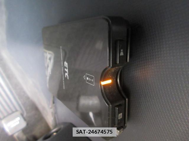 Toyota NOAH 2016-02 7802225-10