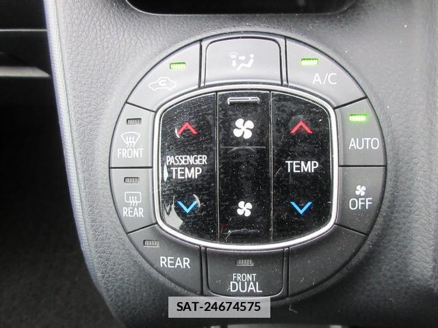 Toyota NOAH 2016-02 7802225-5