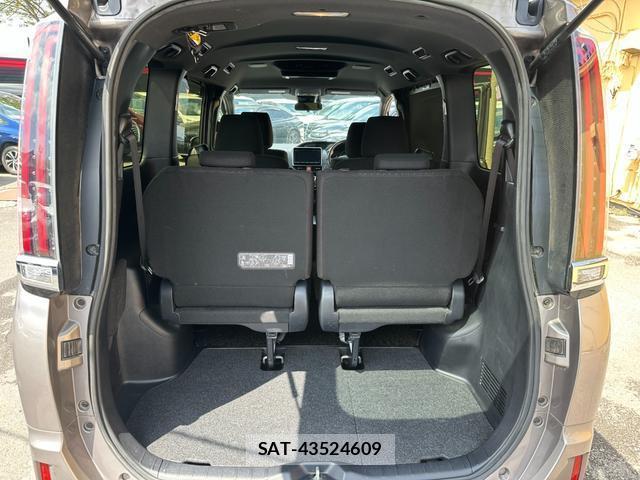Toyota NOAH 2017-07 7802236-15