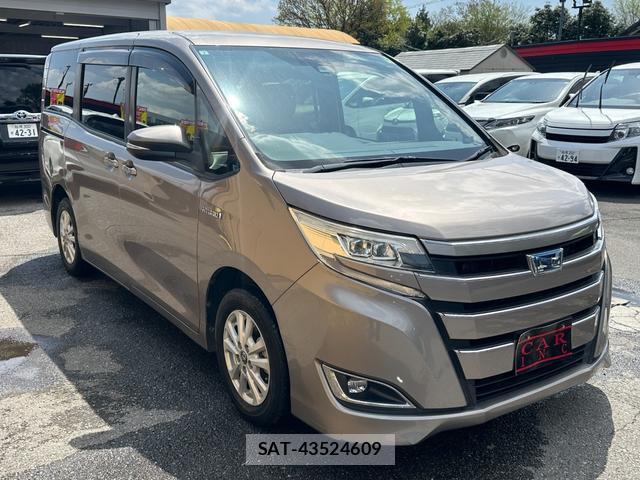 Toyota NOAH 2017-07 7802236-17