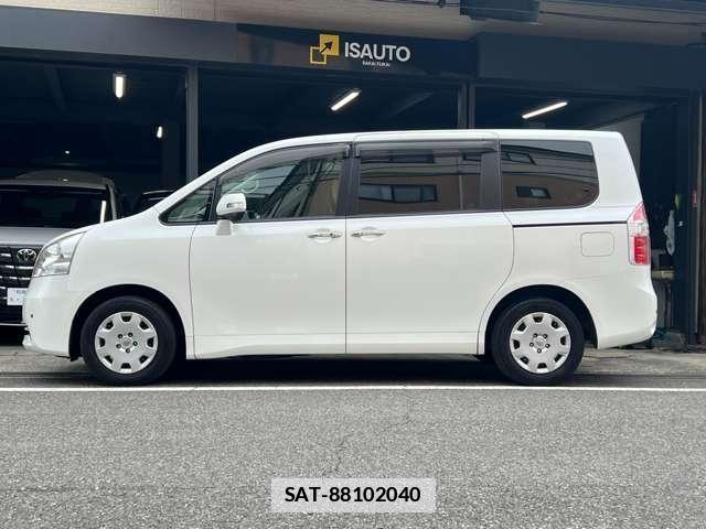 Toyota NOAH 2010-03 7802583-2