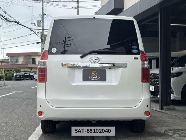 Toyota NOAH 2010-03 7802583-3