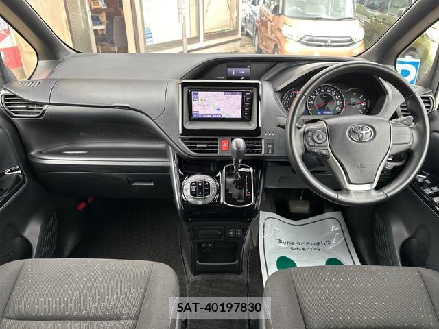 Toyota NOAH 2021-03 7802811-1