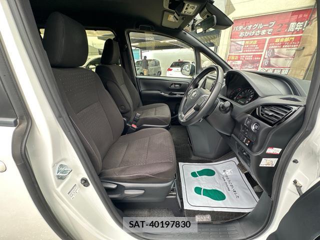 Toyota NOAH 2021-03 7802811-10