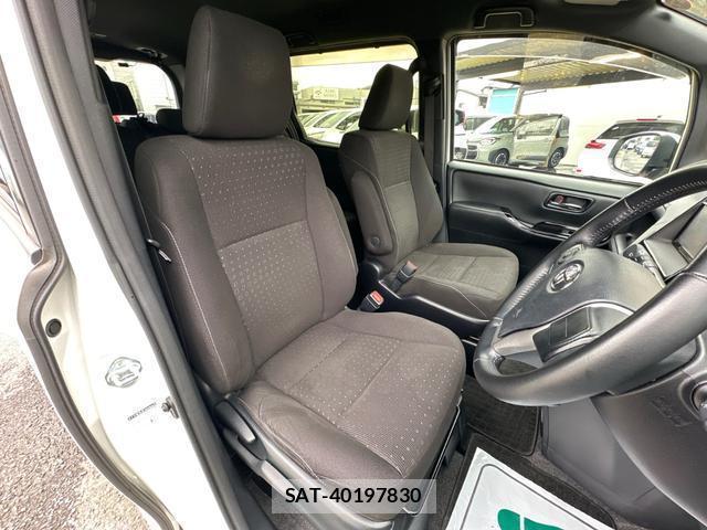 Toyota NOAH 2021-03 7802811-11