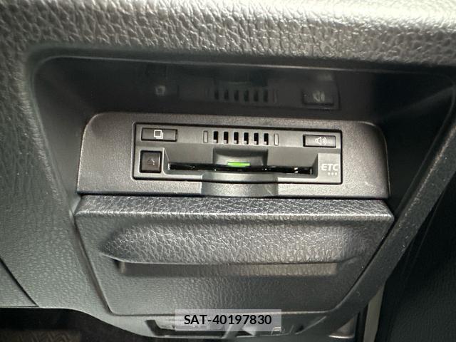 Toyota NOAH 2021-03 7802811-6