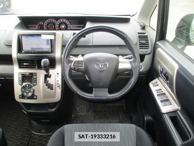 Toyota NOAH 2012-02 7803313-11