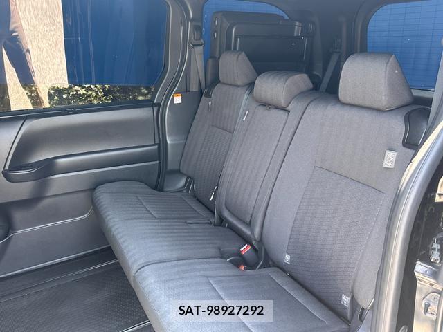 Toyota NOAH 2022-04 7803543-13