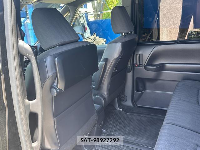 Toyota NOAH 2022-04 7803543-14