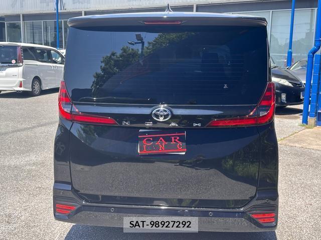 Toyota NOAH 2022-04 7803543-5