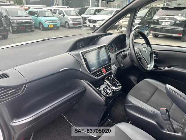 Toyota NOAH 2018-03 7803551-10