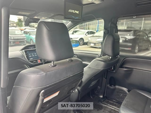 Toyota NOAH 2018-03 7803551-13