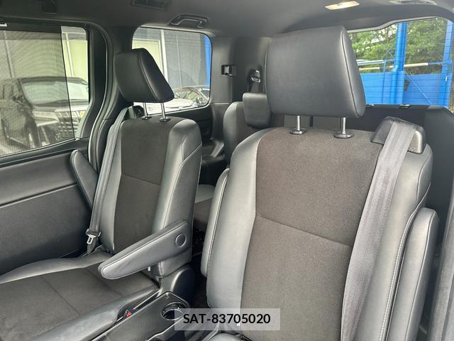 Toyota NOAH 2018-03 7803551-14
