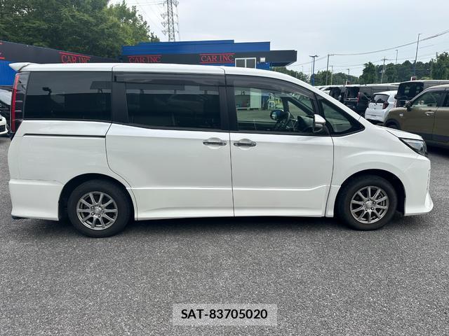 Toyota NOAH 2018-03 7803551-2