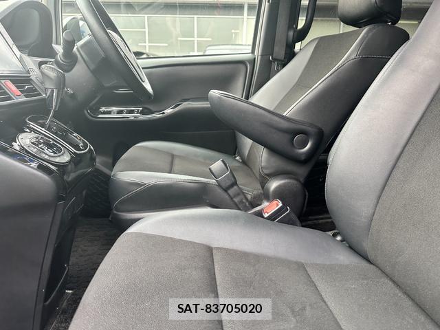 Toyota NOAH 2018-03 7803551-9