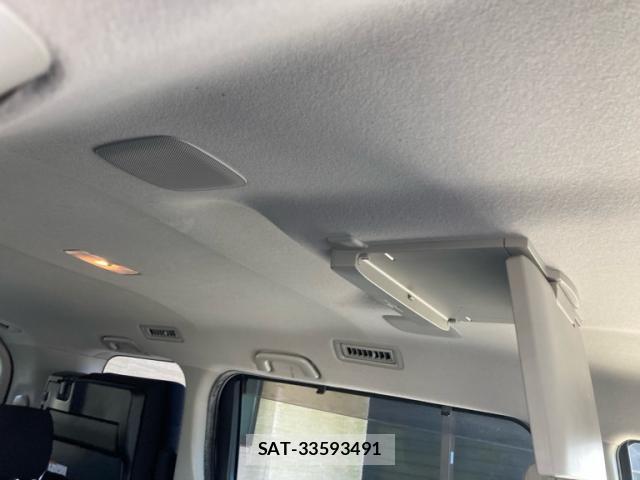 Toyota NOAH 2014-11 7803625-11
