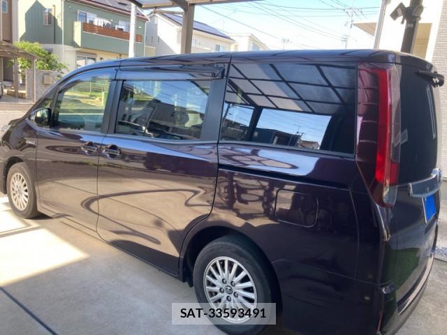 Toyota NOAH 2014-11 7803625-13