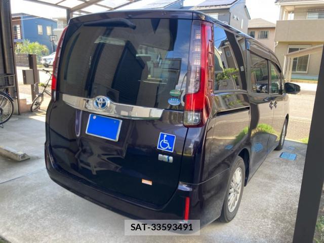 Toyota NOAH 2014-11 7803625-2