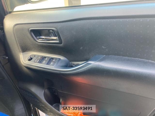 Toyota NOAH 2014-11 7803625-8