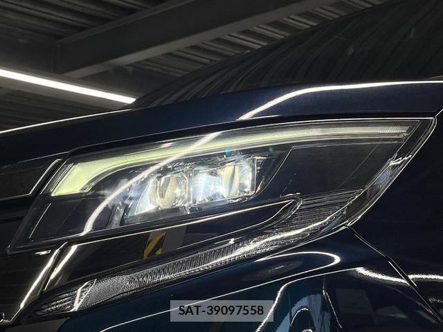 Toyota NOAH 2018-09 7803744-12