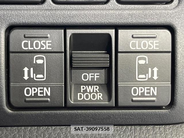 Toyota NOAH 2018-09 7803744-4