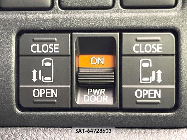 Toyota NOAH 2019-05 7803923-3