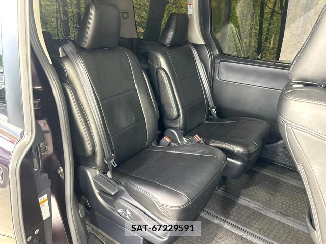 Toyota NOAH 2016-06 7804585-8