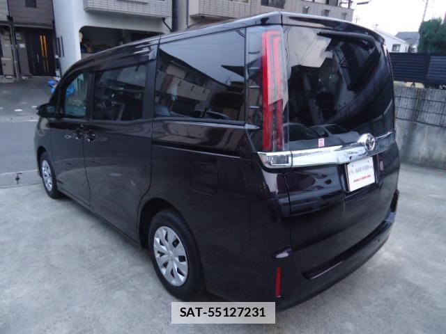 Toyota NOAH 2021-10 7804624-14
