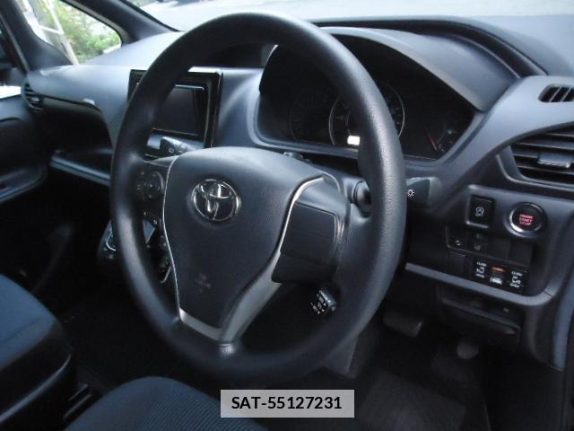 Toyota NOAH 2021-10 7804624-2